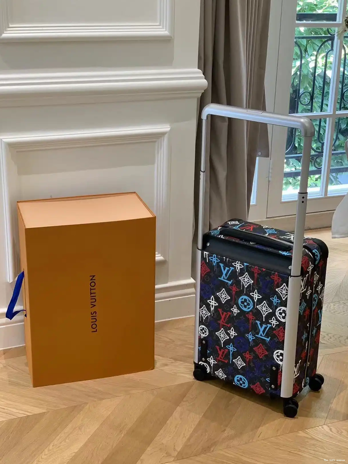 CABIN 37L SUITCASE 55 CUSTOM HORIZON GRAFFITI 0707